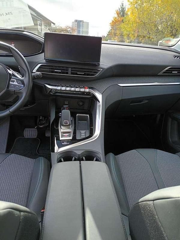 Gebraucht Peugeot 3008 Allure 131 PS (96 kW) 2021 Platiniumgrau/metallic lack SUV