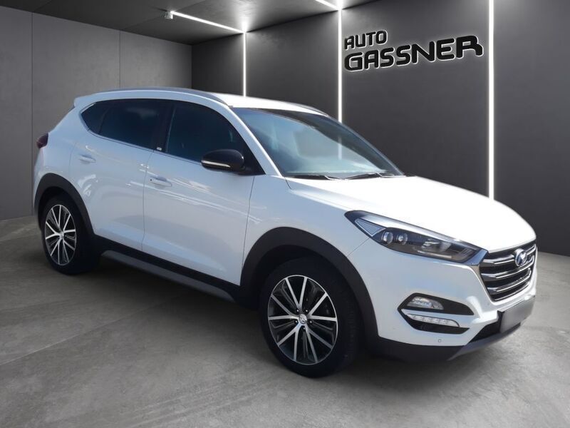 Weiß Gebraucht 2018 Hyundai Tucson Passion Plus SUV | 16.990 € (Fairer Preis) - Bild 1/4