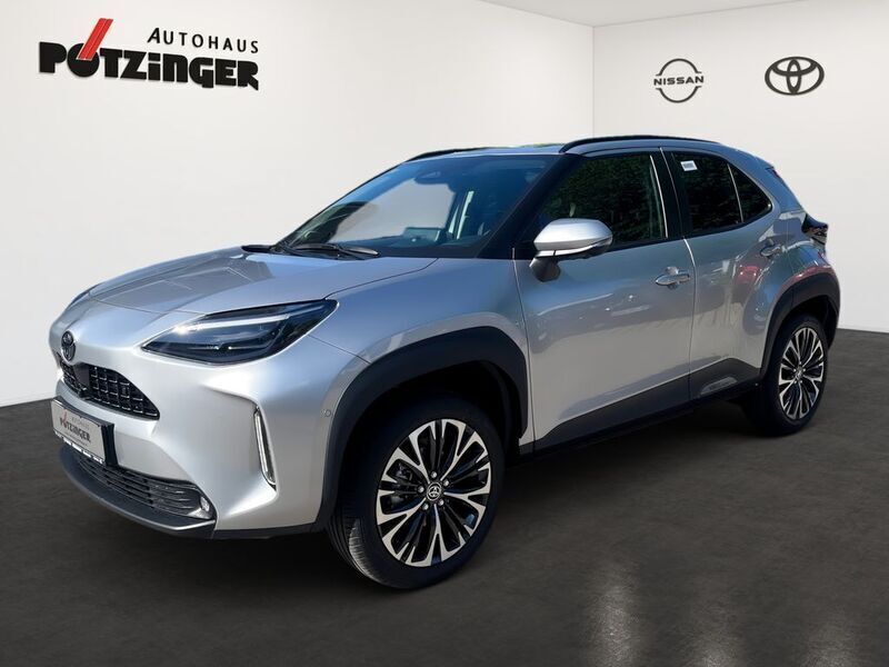 Silver metallic Neu 2025 Toyota Yaris Cross Style SUV | 33.990 € (Teuer) - Bild 1/4