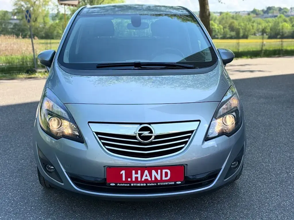 Gebraucht Opel Meriva Innovation 101 PS (74 kW) 2011 Silbersee/perl silber (m2) Van / Kleinbus