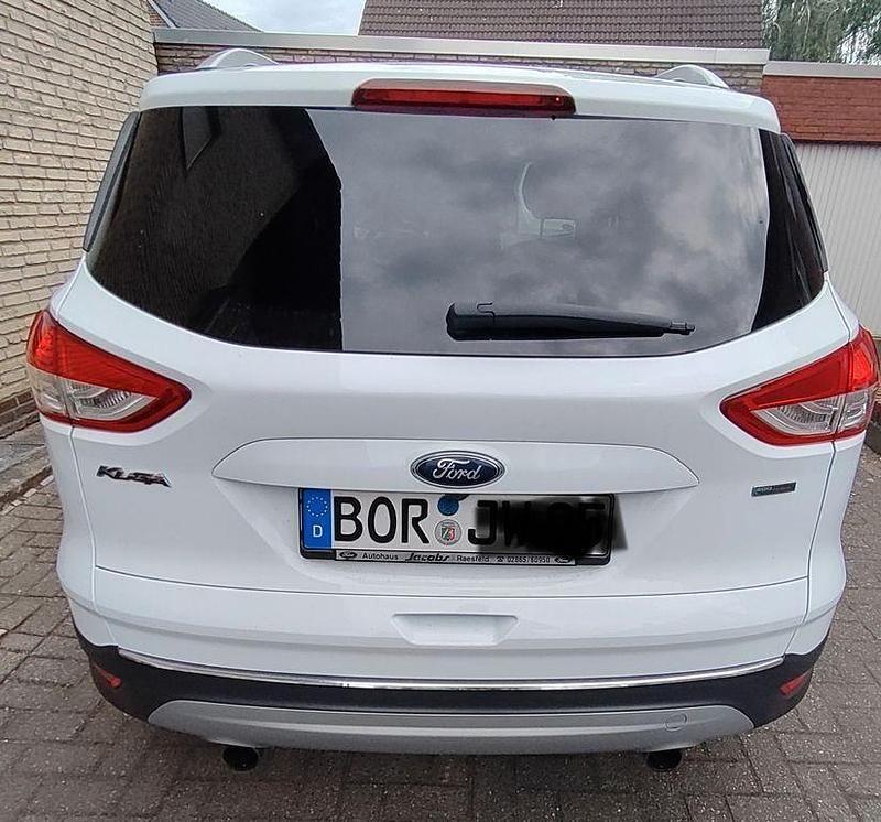 Gebraucht Ford Kuga Titanium 150 PS (110 kW) 2013 Weiß SUV