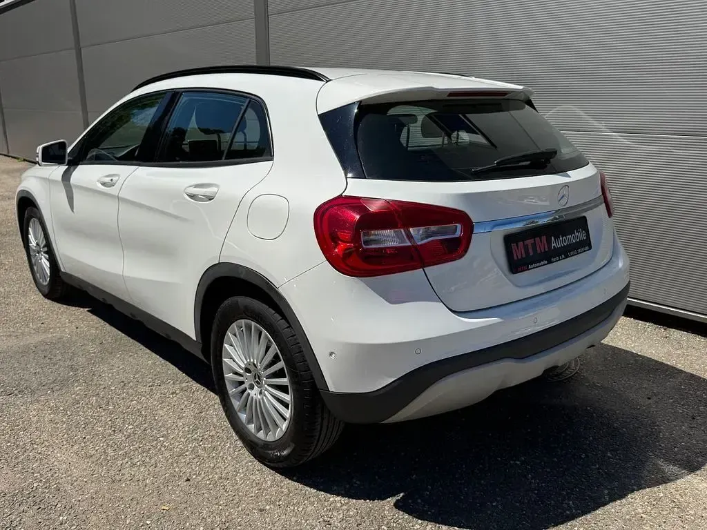 Gebraucht Mercedes GLA200 136 PS (100 kW) 2019 Weiß SUV