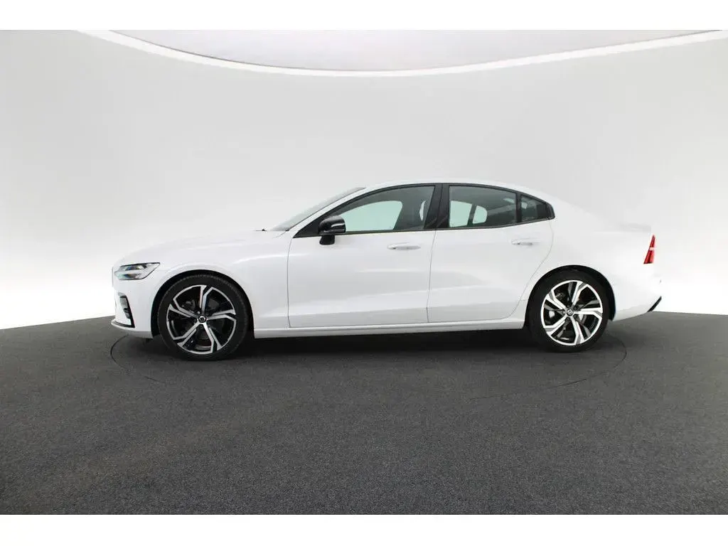 Gebraucht Volvo S60 Plus 197 PS (144 kW) 2024 Weiß Limousine
