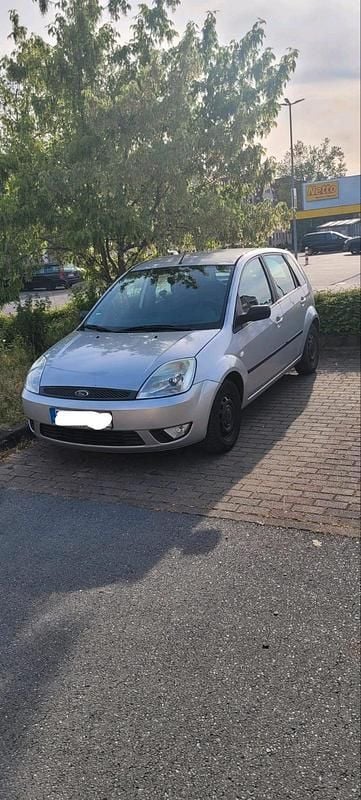 Silber Gebraucht 2005 Ford Fiesta Kleinwagen | 500 € (Superpreis) - Bild 1/4