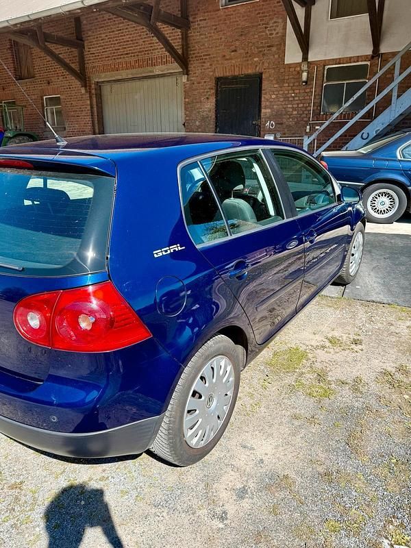 Gebraucht VW Golf V 80 PS (58 kW) 2006 Blau Kleinwagen