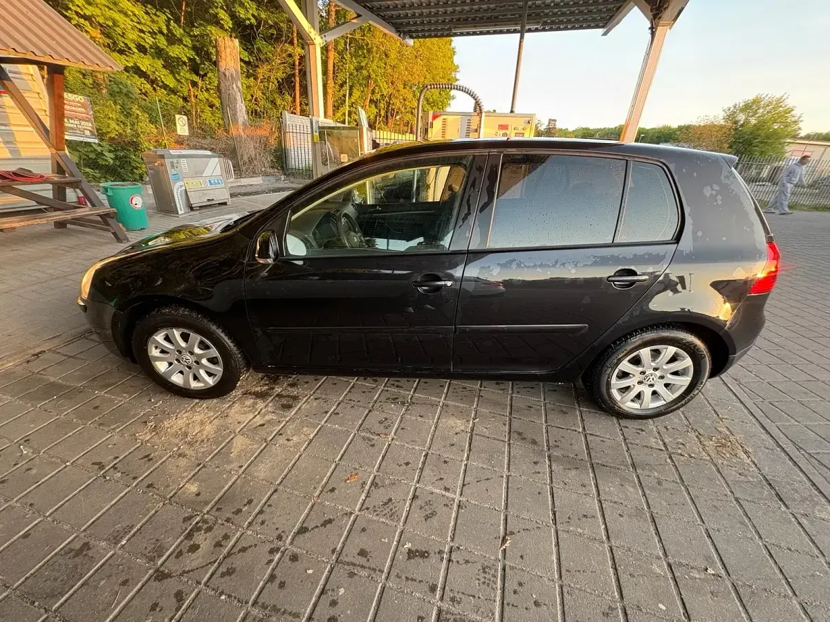 Gebraucht VW Golf V 116 PS (85 kW) 2004 Schwarz Kleinwagen