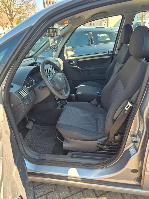 Używany Opel Meriva 100 KM (73 kW) 2006 Szary Minivan