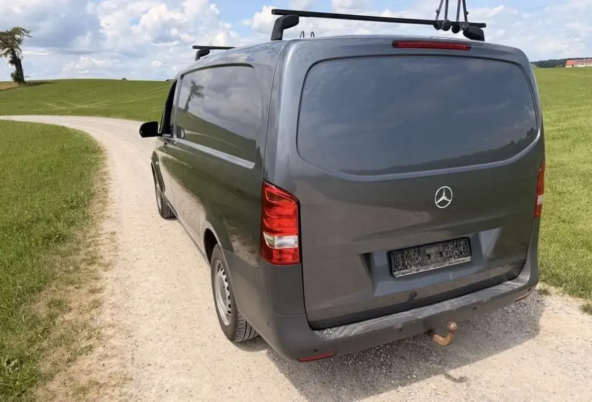 Gebraucht Mercedes Vito 136 PS (100 kW) 2016 Grau Van