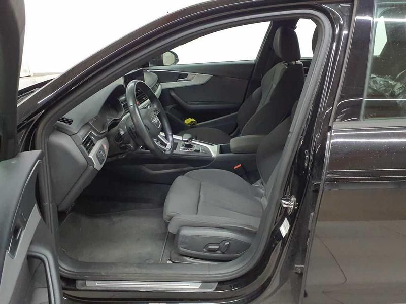 Gebraucht Audi A4 Advanced 150 PS (110 kW) 2021 Brillantschwarz Kombi