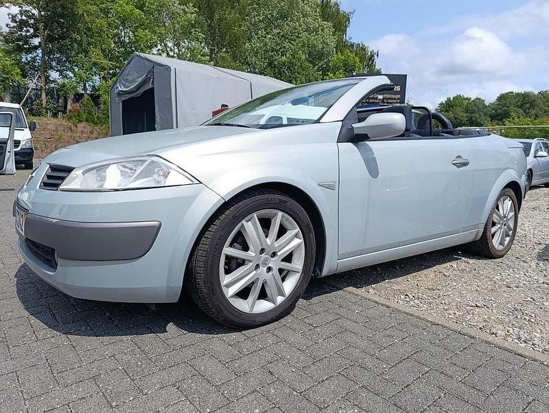 Gebraucht Renault Mégane II 135 PS (99 kW) 2005 Silber Cabrio