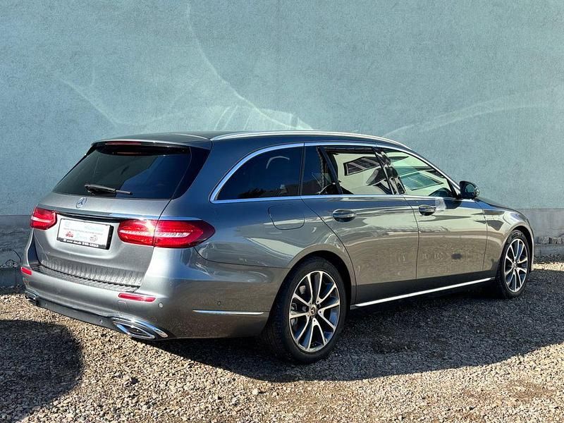 Gebraucht Mercedes E220 194 PS (142 kW) 2018 Grau Limousine