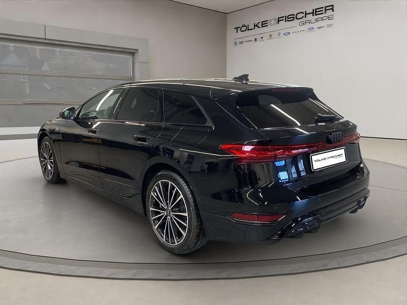 Neu Audi e-tron S-Line 269 kW (367 PS) 2026 Schwarz SUV