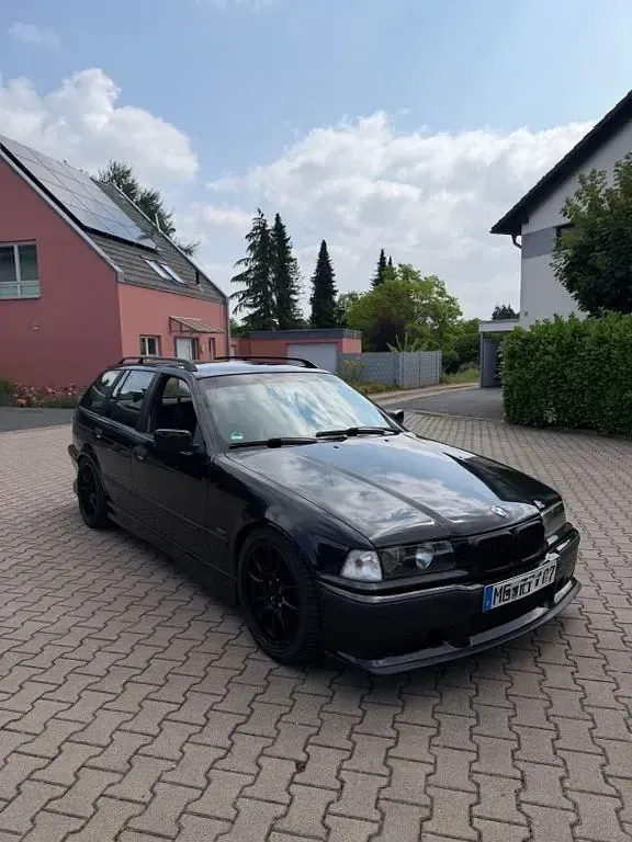 Gebraucht BMW 318 M Sport 140 PS (102 kW) 1997 Schwarz Kombi