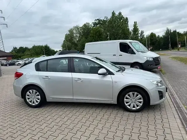 Gebraucht Chevrolet Cruze LT 124 PS (91 kW) 2013 Silber Limousine