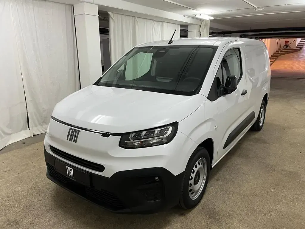 Neu Fiat Doblò 131 PS (96 kW) 2026 Weiß Van / Kleinbus