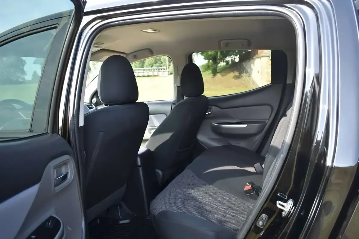 Gebraucht Mitsubishi L200 Edition 181 PS (133 kW) 2017 Schwarz Pickup