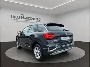 Neu Audi Q2 Advanced Plus 150 PS (110 kW) 2026 Manhattangrau metallic SUV