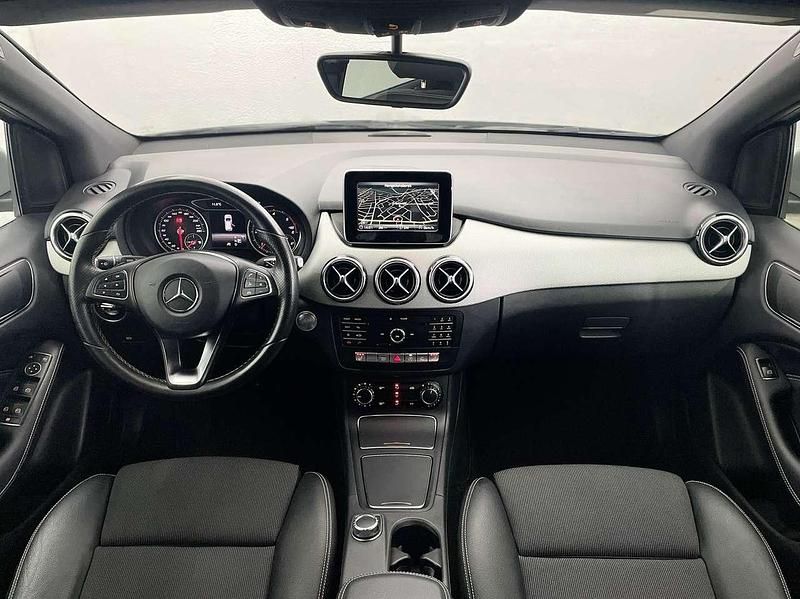Gebraucht Mercedes B180 Urban 258 PS (189 kW) 2017 Silber Van / Kleinbus