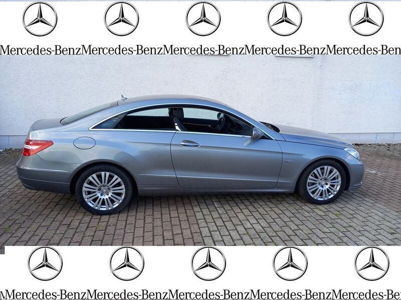 Grau Gebraucht 2009 Mercedes E350 Elegance Coupé | 13.980 € (Fairer Preis) - Bild 1/4