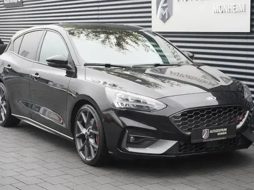 Gebraucht Ford Focus ST 280 PS (205 kW) 2021 Obsidianschwarz metallic Limousine