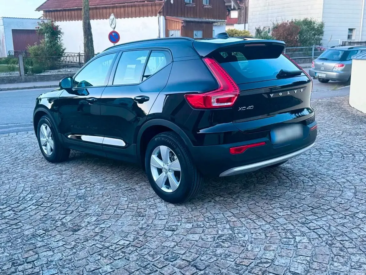 Usata Volvo XC40 160 CV (117 kW) 2025 Nero SUV