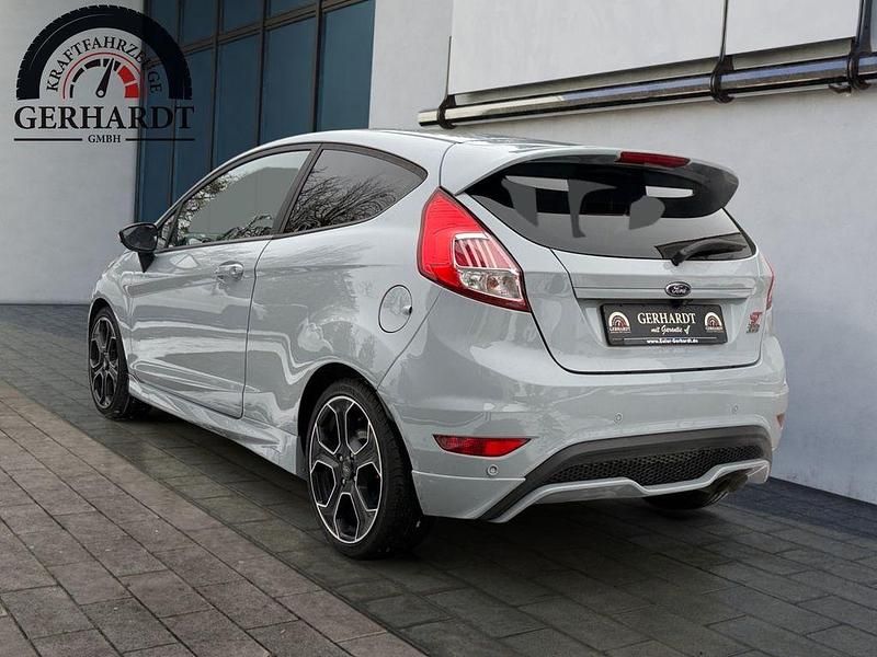 Gebraucht Ford Fiesta ST200 200 PS (147 kW) 2016 Grau Kleinwagen