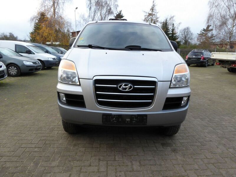 Gebraucht Hyundai H-1 140 PS (102 kW) 2006 Silber Van / Kleinbus