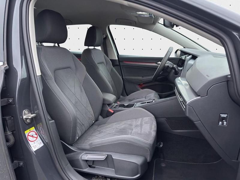 Gebraucht VW Golf VIII Style 204 PS (150 kW) 2022 Grau Limousine