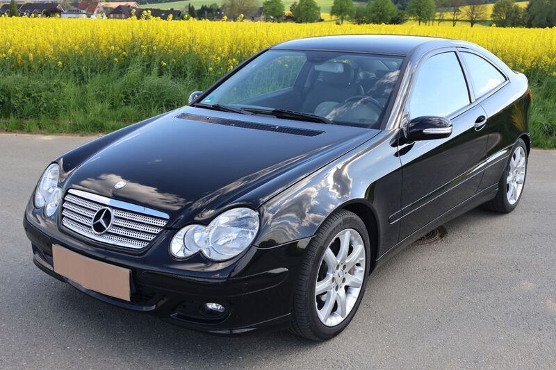 Schwarz Gebraucht 2006 Mercedes C350 Coupé | 7.900 € (Guter Preis) - Bild 1/4