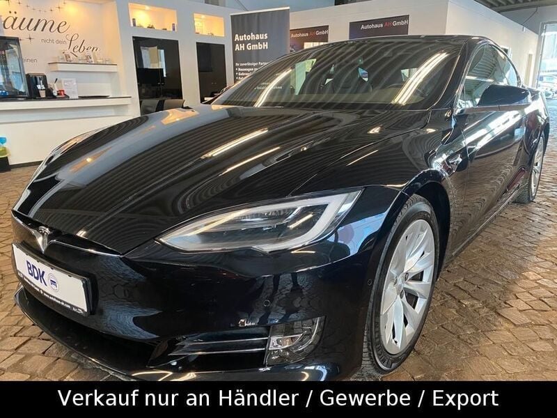 Schwarz (metallic) Gebraucht 2018 Tesla Model S Limousine | 29.990 € (Fairer Preis) - Bild 1/4