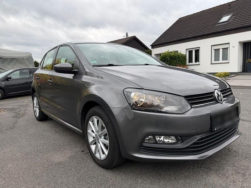 Schwarz Gebraucht 2016 VW Polo Trendline Kleinwagen | 7.500 € (Superpreis) - Bild 1/4