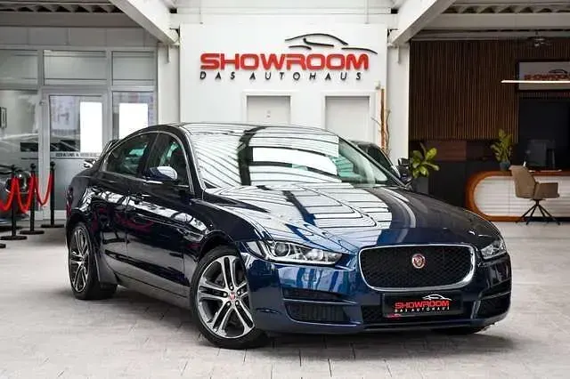 Gebraucht Jaguar XE Prestige 179 PS (131 kW) 2016 Blau Limousine