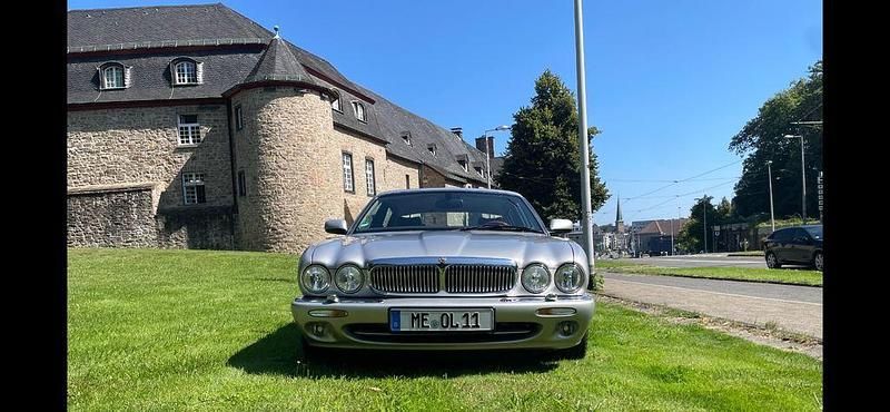 Gebraucht Jaguar XJ8 284 PS (208 kW) 2001 Silber Limousine