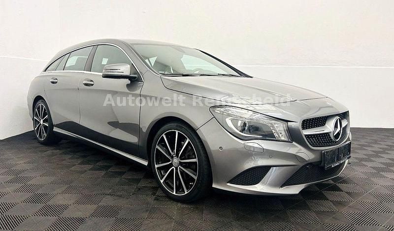 Gebraucht Mercedes CLA200 156 PS (114 kW) 2016 Grau Limousine