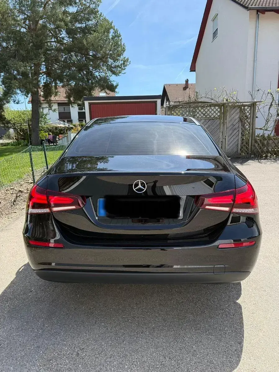 Gebraucht Mercedes A200 163 PS (119 kW) 2019 Schwarz Limousine