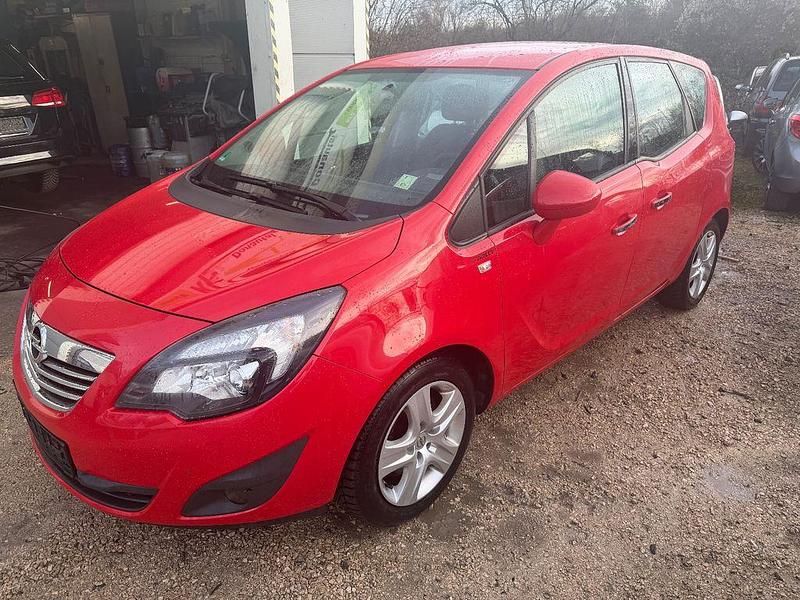 Rot Gebraucht 2011 Opel Meriva Innovation Van / Kleinbus | 5.450 € (Fairer Preis) - Bild 1/4