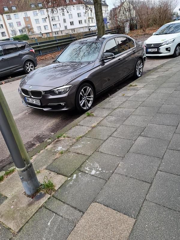 Gebraucht BMW 318 143 PS (105 kW) 2012 Limousine