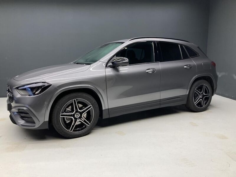 Grau Gebraucht 2024 Mercedes GLA180 AMG SUV | 39.890 € (Fairer Preis) - Bild 1/4