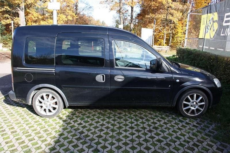 Schwarz Gebraucht 2007 Opel Combo Sport Kombi | 2.499 € (Fairer Preis) - Bild 1/4