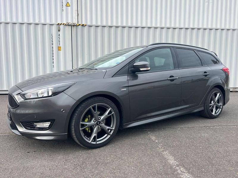 Gebraucht Ford Focus ST-Line 140 PS (102 kW) 2018 Grau Limousine