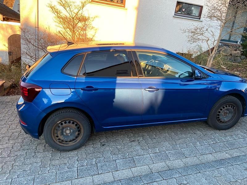 Gebraucht VW Polo Move 80 PS (58 kW) 2024 Blau Kleinwagen