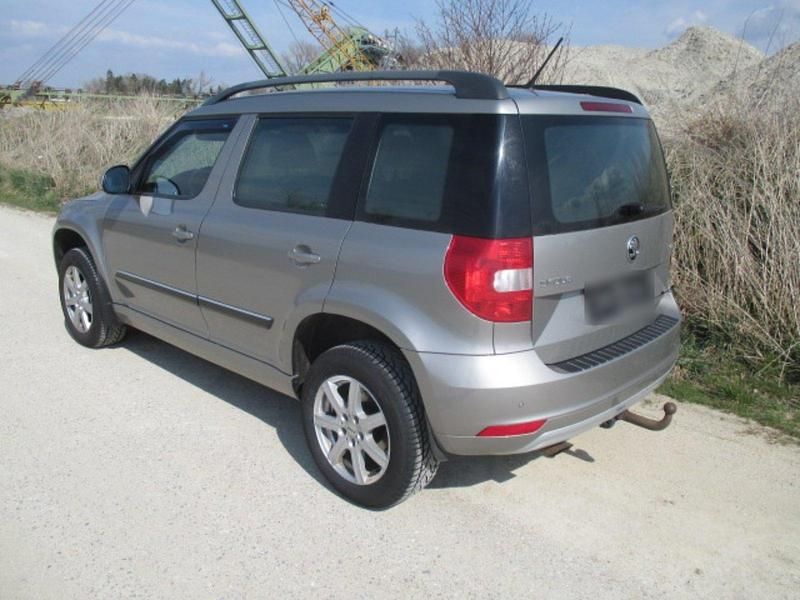 Gebraucht Skoda Yeti 110 PS (80 kW) 2017 Beige SUV