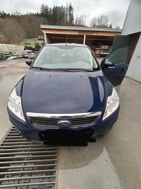 Gebraucht Ford Focus 105 PS (77 kW) 2011 Blau Limousine