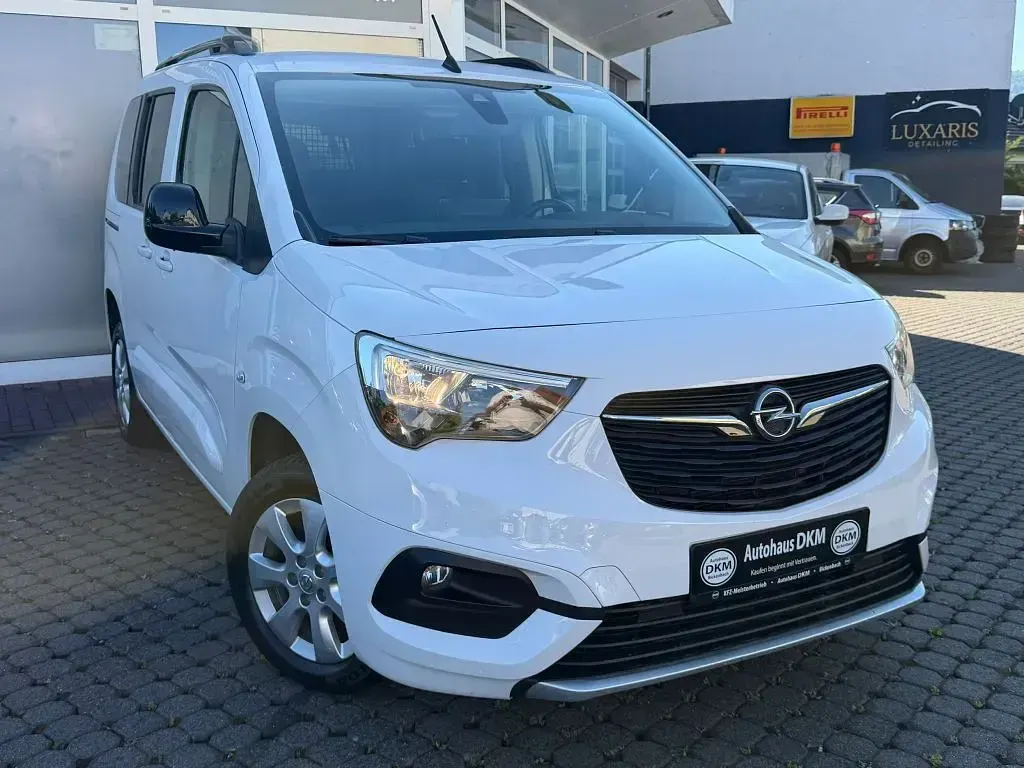 Gebraucht Opel Combo Life Ultimate 131 PS (96 kW) 2023 Casabl/arctic/eisweiss/kaolin Van / Kleinbus