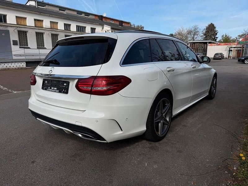 Gebraucht Mercedes C220 AMG line 170 PS (125 kW) 2018 Weiß Limousine