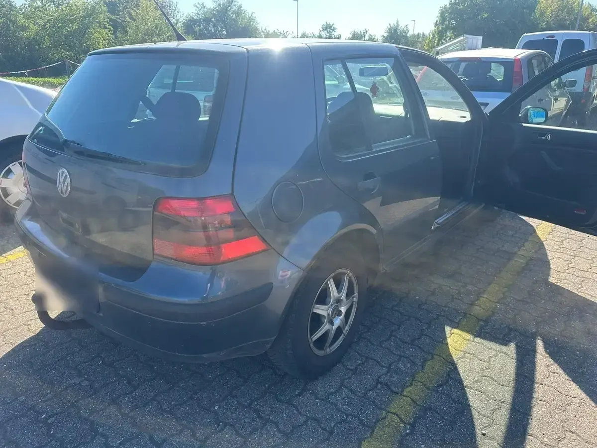Gebraucht VW Golf IV 105 PS (77 kW) 2000 Schwarz Kleinwagen