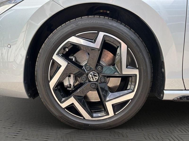 Gebraucht VW Passat R-line 265 PS (194 kW) 2025 Silber Kombi