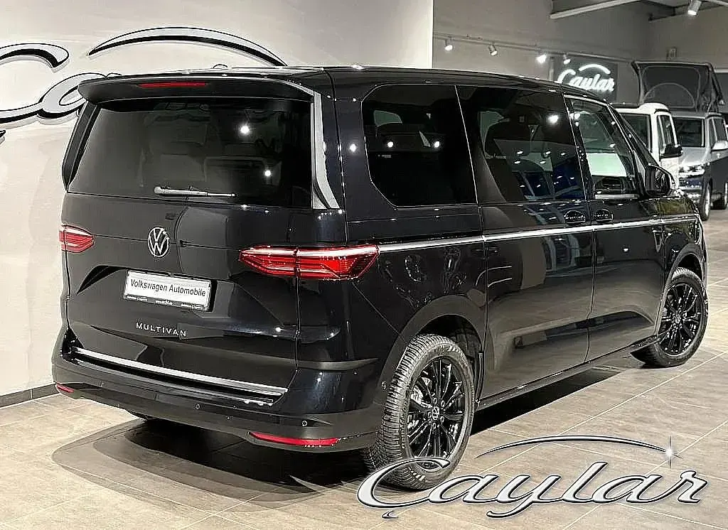 Neu VW T7 Style 150 PS (110 kW) 2025 Schwarz Van