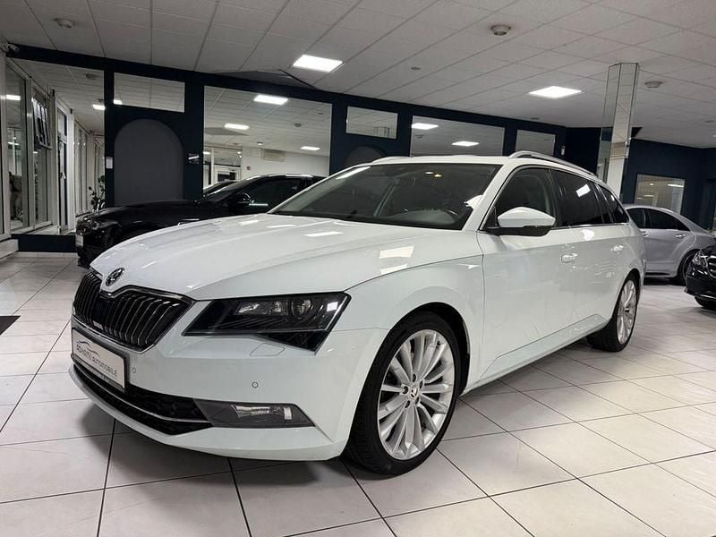 Gebraucht Skoda Superb Style 190 PS (139 kW) 2016 Weiß Kombi