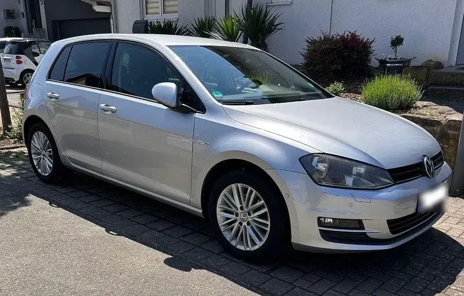 Używany VW Golf VII Edition 105 KM (77 kW) 2014 Srebrny Sedan/Limuzyna